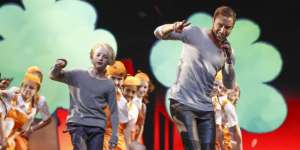 Eurovision 2016 Semi-final 1 opening: Måns Zelmerlöw sings "Heroes" Eurovision 2016 Semi-final 1 opening: Måns Zelmerlöw sings "Heroes"