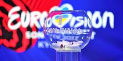 http://pix.eurovisionworld.com/pix/semi-final-allocation-draw-2017-6_t.jpg
